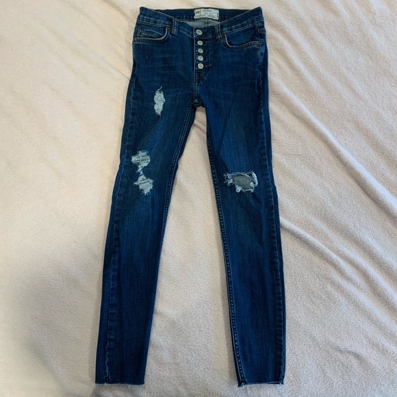 Free People Denim - Like NEW FP Reagan Distressed Jeans 🌸